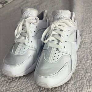 Nike Air Hurache white